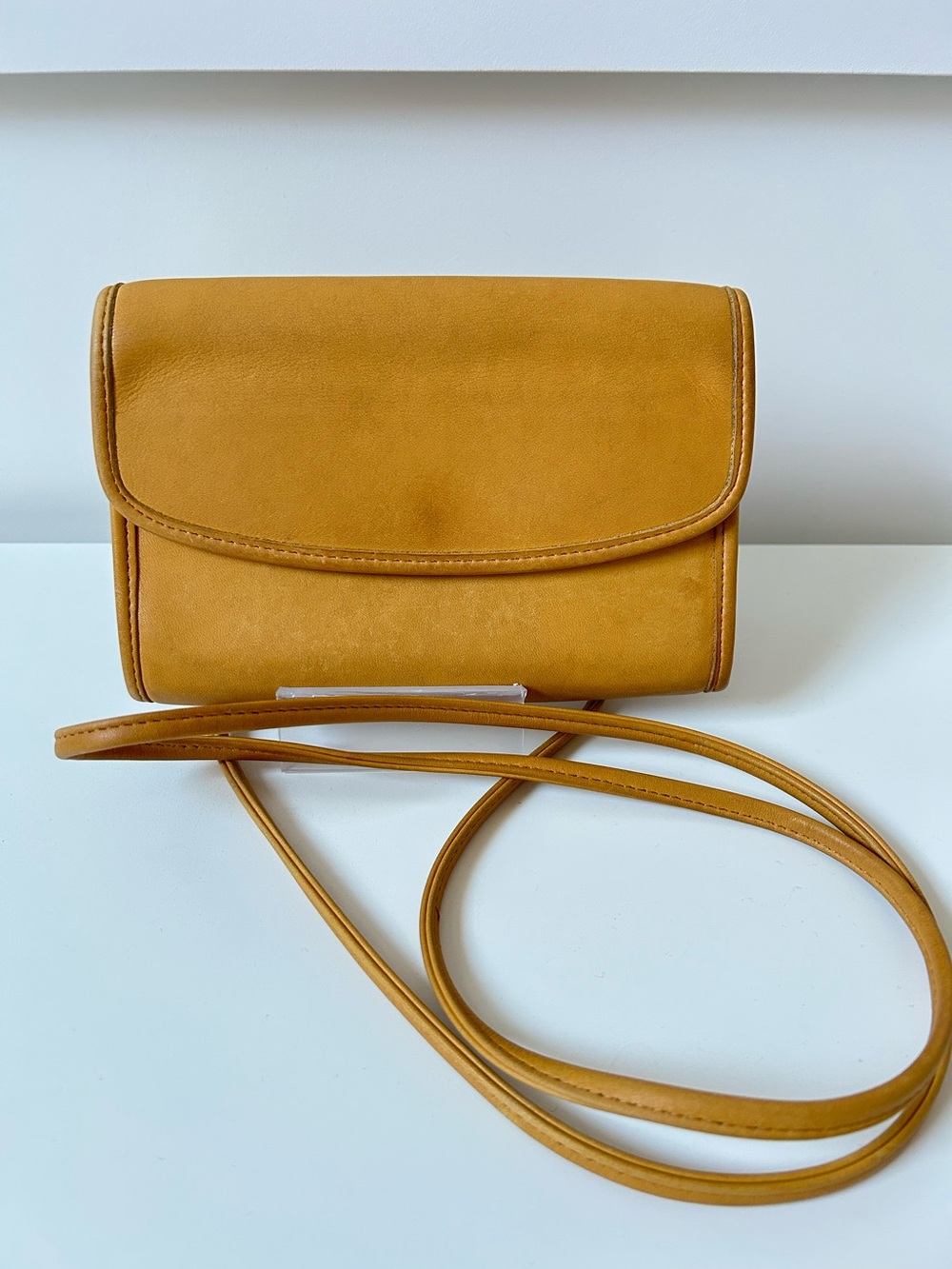Vintage Coach Leather Wallet Crossbody Bag with Detachable Key Ring